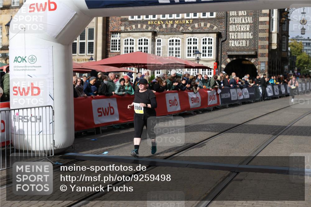 05.10.2025 - 20. swb-Marathon Bremen Yannick Fuchs http://msf.ph/oto/9259498 05.10.2025 11:17:27 Ziel 11008 meine-sportfotos.de