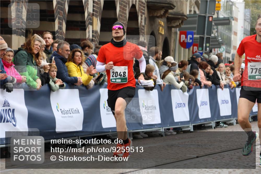 05.10.2025 - 20. swb-Marathon Bremen Strokosch-Dieckow http://msf.ph/oto/9259513 05.10.2025 12:56:08 Ziel 57, 481, 1379, 2048, 3707, 7766 meine-sportfotos.de