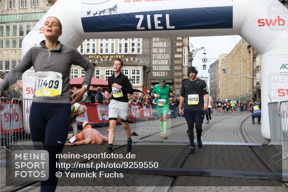05.10.2025 - 20. swb-Marathon Bremen Yannick Fuchs http://msf.ph/oto/9259550 05.10.2025 10:47:53 Ziel 9377, 10062, 10382, 10601, 10676, 10929, 11244, 11409, 11708 meine-sportfotos.de