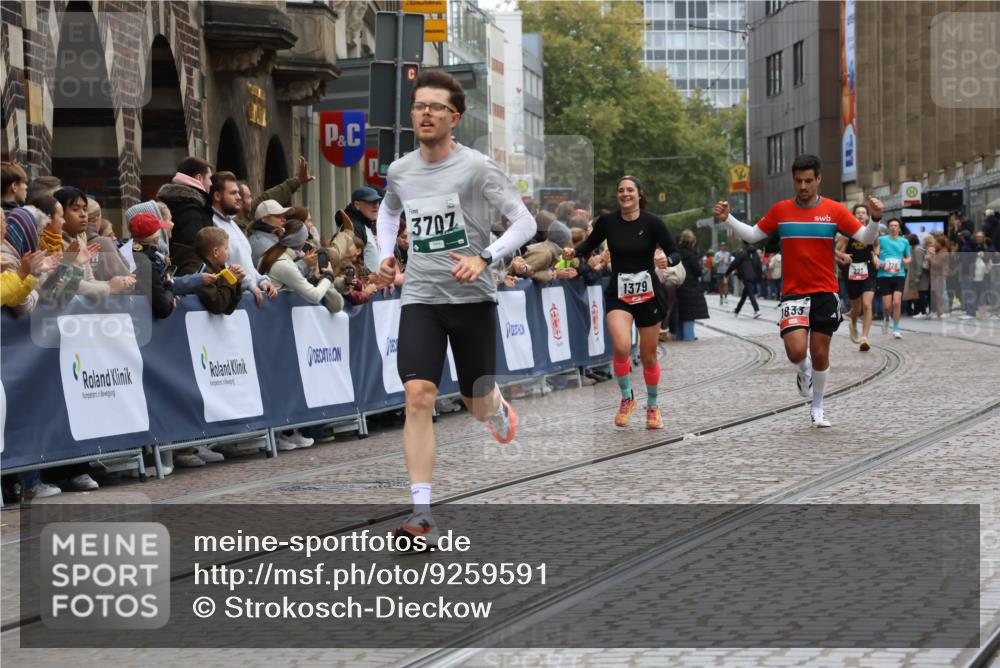 05.10.2025 - 20. swb-Marathon Bremen Strokosch-Dieckow http://msf.ph/oto/9259591 05.10.2025 12:56:15 Ziel 1379, 1833, 2135, 3707 meine-sportfotos.de
