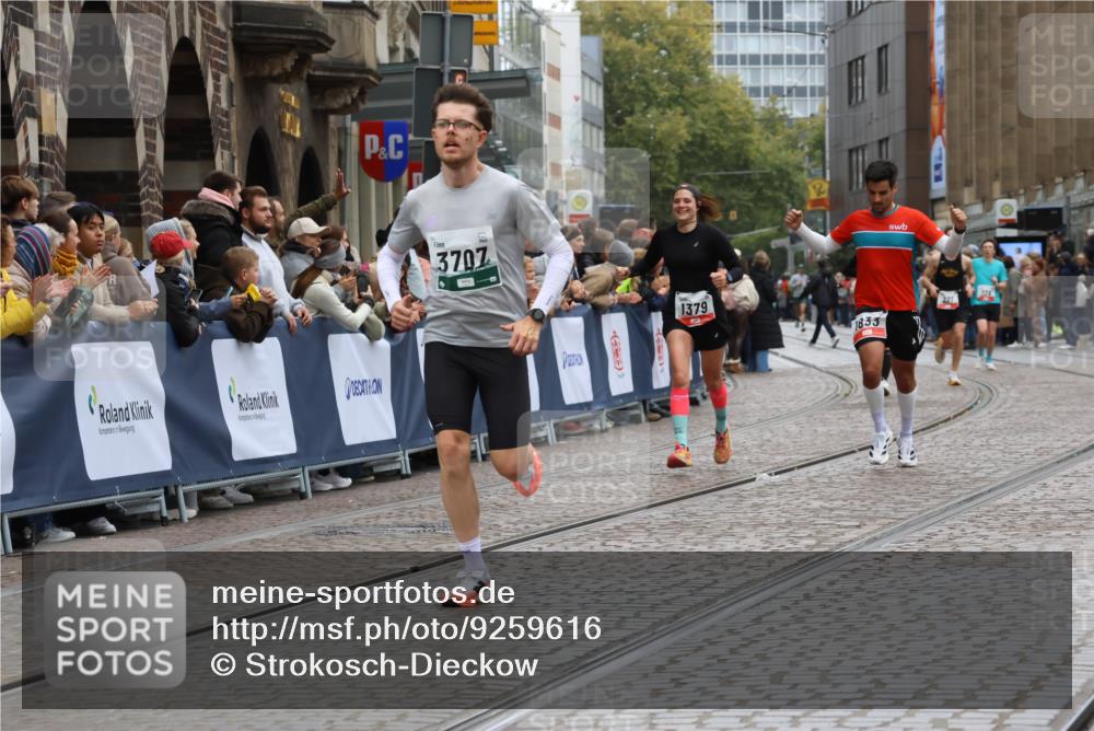05.10.2025 - 20. swb-Marathon Bremen Strokosch-Dieckow http://msf.ph/oto/9259616 05.10.2025 12:56:15 Ziel 1379, 1833, 2135, 3707 meine-sportfotos.de