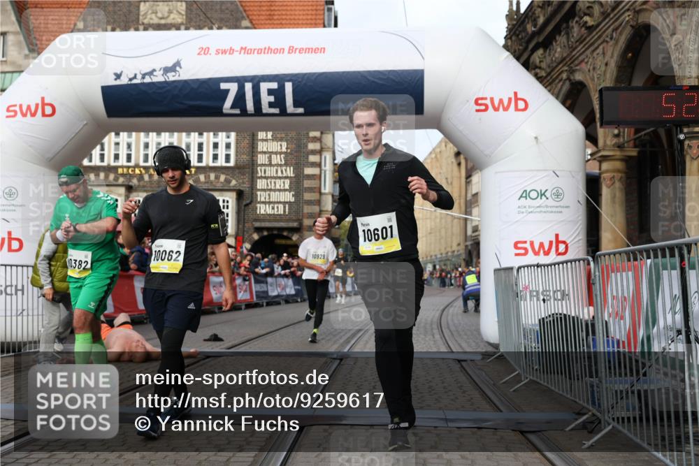 05.10.2025 - 20. swb-Marathon Bremen Yannick Fuchs http://msf.ph/oto/9259617 05.10.2025 10:47:55 Ziel 10062, 10382, 10601, 10676, 10929, 11244, 11409, 11708 meine-sportfotos.de