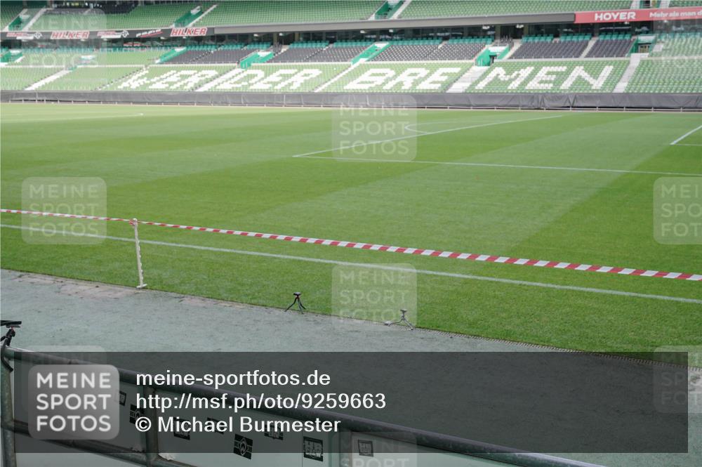 05.10.2025 - 20. swb-Marathon Bremen Michael Burmester http://msf.ph/oto/9259663 05.10.2025 10:48:35 Laufen im Stadion 9408, 9563, 9679, 9698, 9705, 10012, 10076, 10361, 10362, 10613, 10795, 10874, 10913, 11109, 11480, 11631, 11690, 11743, 9323, 9348, 9477, 9563, 9805, 10198 meine-sportfotos.de