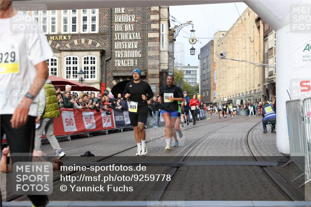 05.10.2025 - 20. swb-Marathon Bremen Yannick Fuchs http://msf.ph/oto/9259778 05.10.2025 10:48:00 Ziel 9929, 10089, 10382, 10601, 10929, 11628 meine-sportfotos.de