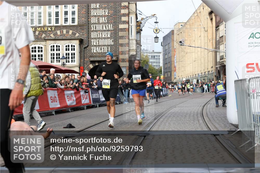 05.10.2025 - 20. swb-Marathon Bremen Yannick Fuchs http://msf.ph/oto/9259793 05.10.2025 10:48:00 Ziel 9929, 10089, 10382, 10601, 10929, 11628 meine-sportfotos.de