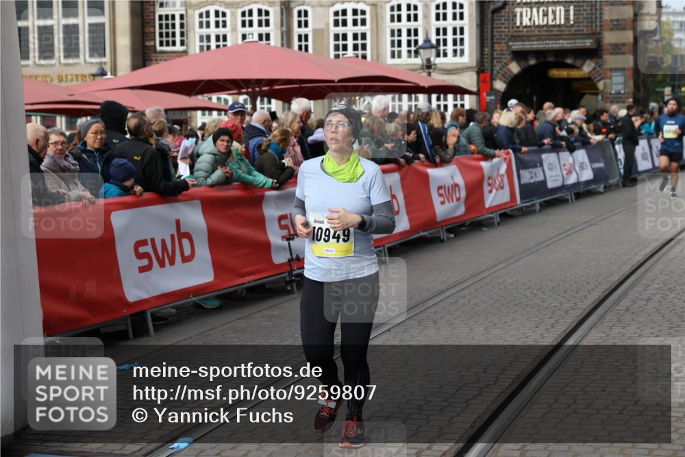 05.10.2025 - 20. swb-Marathon Bremen Yannick Fuchs http://msf.ph/oto/9259807 05.10.2025 11:18:04 Ziel 10949 meine-sportfotos.de
