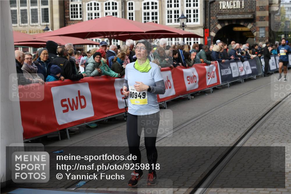 05.10.2025 - 20. swb-Marathon Bremen Yannick Fuchs http://msf.ph/oto/9259818 05.10.2025 11:18:04 Ziel 10949 meine-sportfotos.de