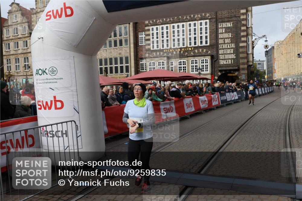 05.10.2025 - 20. swb-Marathon Bremen Yannick Fuchs http://msf.ph/oto/9259835 05.10.2025 11:18:05 Ziel 10949 meine-sportfotos.de