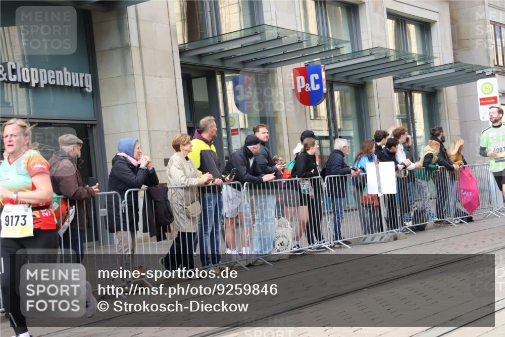 05.10.2025 - 20. swb-Marathon Bremen Strokosch-Dieckow http://msf.ph/oto/9259846 05.10.2025 11:00:07 Ziel 7178, 7215, 9173, 9177, 9271, 9495, 9531, 10063, 10067, 10071, 10079, 10217, 10406, 10492, 10504, 10518, 10794, 10930, 10985, 11003, 11063, 11071, 11162, 11255, 11263, 11424, 11511, 11534, 11595, 11610, 11619, 11699, 7178, 7215, 9173, 9177, 9271, 9495, 9531, 10063, 10067, 10071, 10079, 10217, 10406, 10492, 10504, 10518, 10794, 10930, 10985, 11003, 11063, 11071, 11162, 11255, 11263, 11424, 11511 meine-sportfotos.de