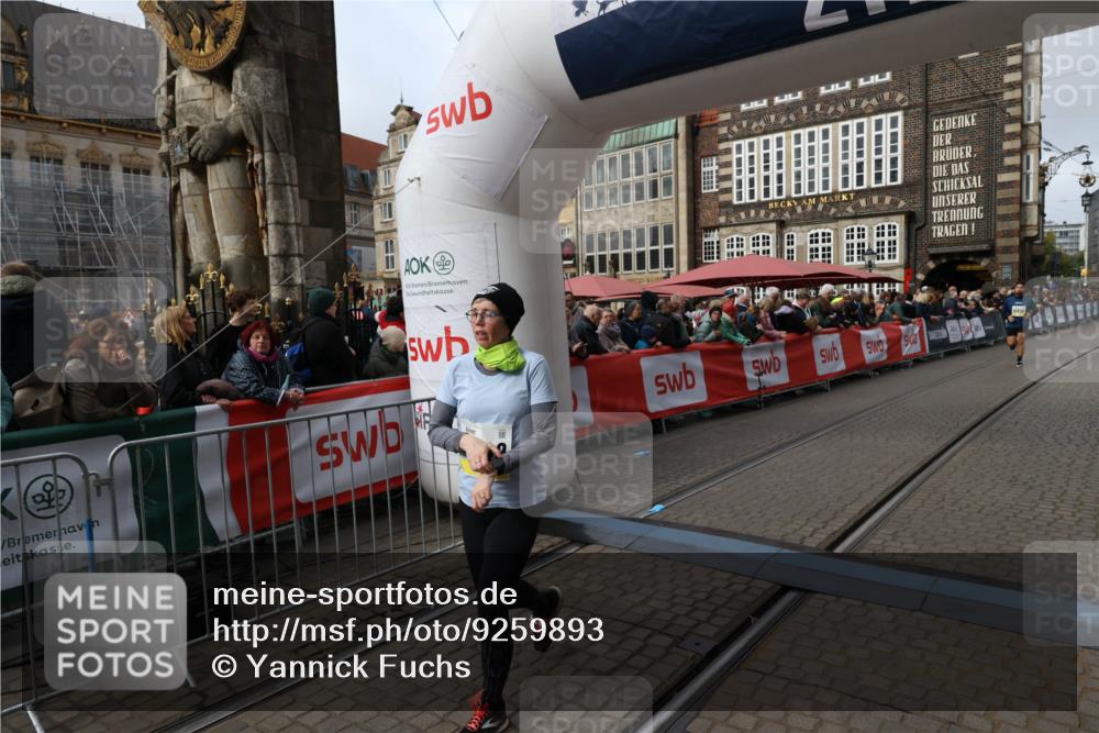 05.10.2025 - 20. swb-Marathon Bremen Yannick Fuchs http://msf.ph/oto/9259893 05.10.2025 11:18:05 Ziel 10949 meine-sportfotos.de