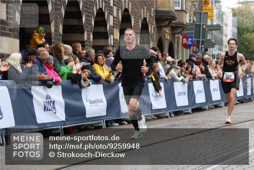 05.10.2025 - 20. swb-Marathon Bremen Strokosch-Dieckow http://msf.ph/oto/9259948 05.10.2025 12:56:22 Ziel 221, 728, 2135 meine-sportfotos.de