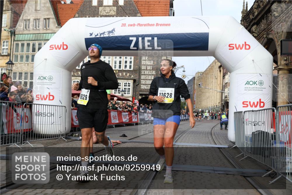 05.10.2025 - 20. swb-Marathon Bremen Yannick Fuchs http://msf.ph/oto/9259949 05.10.2025 10:48:03 Ziel 9929, 10089, 10266, 10929, 11187, 11628 meine-sportfotos.de