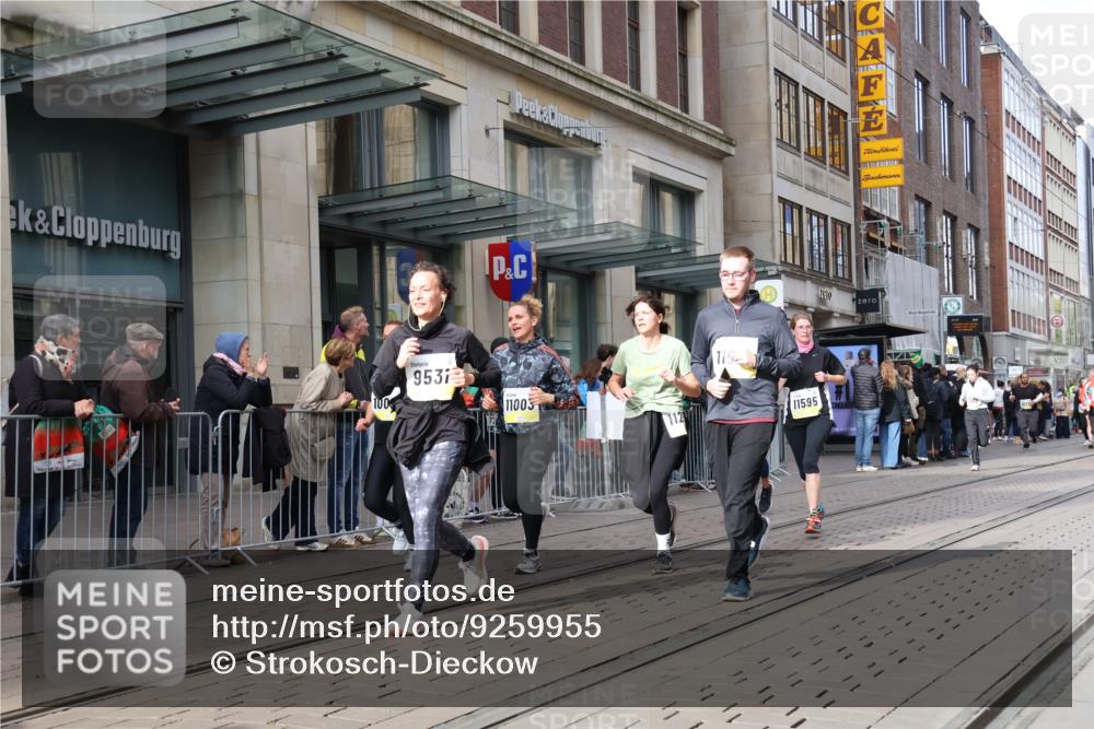 05.10.2025 - 20. swb-Marathon Bremen Strokosch-Dieckow http://msf.ph/oto/9259955 05.10.2025 11:00:12 Ziel 7178, 7215, 9173, 9177, 9271, 9272, 9531, 9858, 10063, 10067, 10071, 10079, 10217, 10406, 10492, 10504, 10518, 10794, 10872, 10901, 10930, 11003, 11034, 11071, 11162, 11255, 11263, 11424, 11511, 11534, 11595, 11610, 11619, 11699, 7178, 7215, 9173, 9177, 9271, 9272, 9531, 9858, 10063, 10067, 10071, 10079, 10217, 10406, 10492, 10504, 10518, 10794, 10872, 10901, 10930, 11003, 11034, 11071, 11162, 11255, 11263, 11424, 11511 meine-sportfotos.de