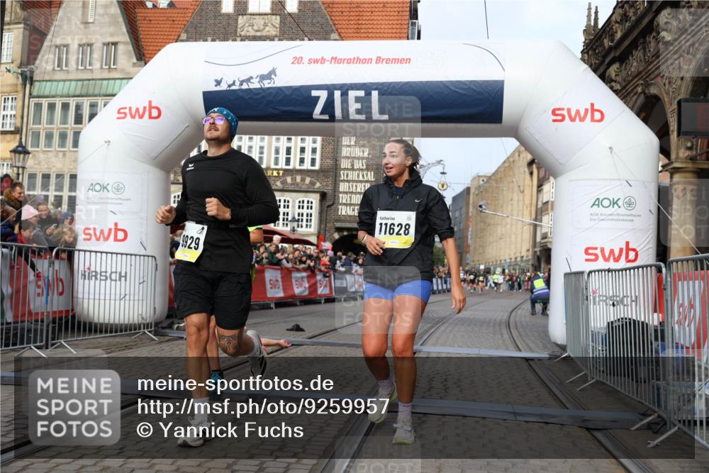 05.10.2025 - 20. swb-Marathon Bremen Yannick Fuchs http://msf.ph/oto/9259957 05.10.2025 10:48:03 Ziel 9929, 10089, 10266, 10929, 11187, 11628 meine-sportfotos.de