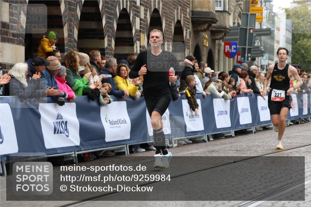 05.10.2025 - 20. swb-Marathon Bremen Strokosch-Dieckow http://msf.ph/oto/9259984 05.10.2025 12:56:22 Ziel 221, 728, 2135 meine-sportfotos.de