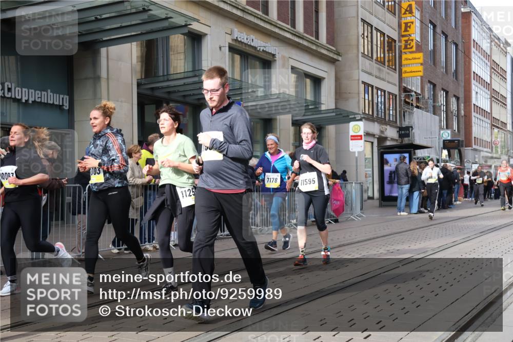 05.10.2025 - 20. swb-Marathon Bremen Strokosch-Dieckow http://msf.ph/oto/9259989 05.10.2025 11:00:13 Ziel 7178, 7215, 9173, 9177, 9271, 9272, 9531, 9858, 10063, 10067, 10071, 10079, 10217, 10504, 10518, 10794, 10872, 10901, 10930, 11003, 11034, 11071, 11162, 11255, 11424, 11511, 11534, 11595, 11610, 11619, 11699, 7178, 7215, 9173, 9177, 9271, 9272, 9531, 9858, 10063, 10067, 10071, 10079, 10217, 10504, 10518, 10794, 10872, 10901, 10930, 11003, 11034, 11071, 11162, 11255, 11424, 11511 meine-sportfotos.de