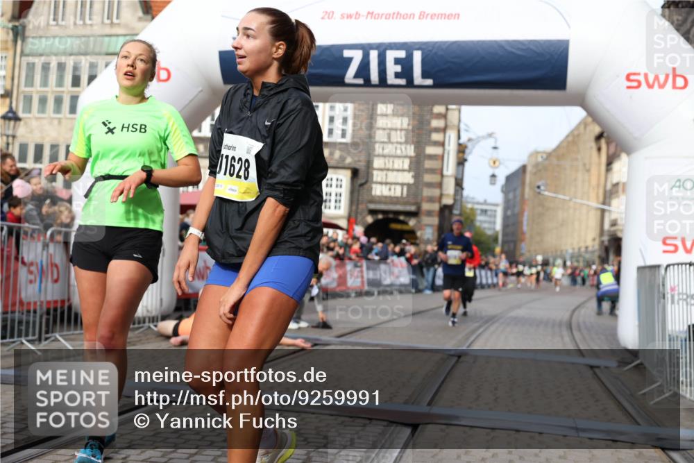 05.10.2025 - 20. swb-Marathon Bremen Yannick Fuchs http://msf.ph/oto/9259991 05.10.2025 10:48:04 Ziel 9929, 10089, 10266, 11187, 11628 meine-sportfotos.de