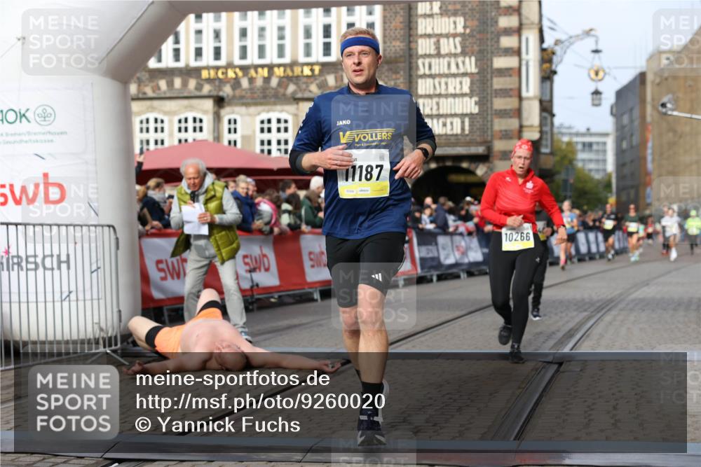 05.10.2025 - 20. swb-Marathon Bremen Yannick Fuchs http://msf.ph/oto/9260020 05.10.2025 10:48:07 Ziel 9240, 9929, 10089, 10266, 11187, 11628 meine-sportfotos.de