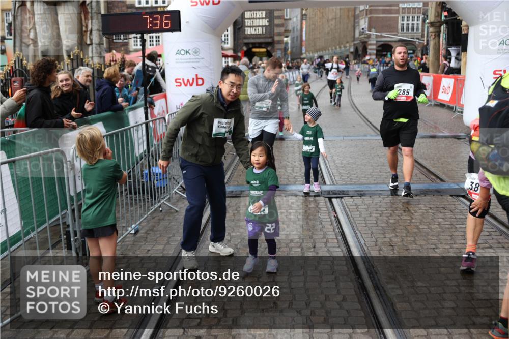 05.10.2025 - 20. swb-Marathon Bremen Yannick Fuchs http://msf.ph/oto/9260026 05.10.2025 15:23:32 Ziel 285, 389, 709 meine-sportfotos.de