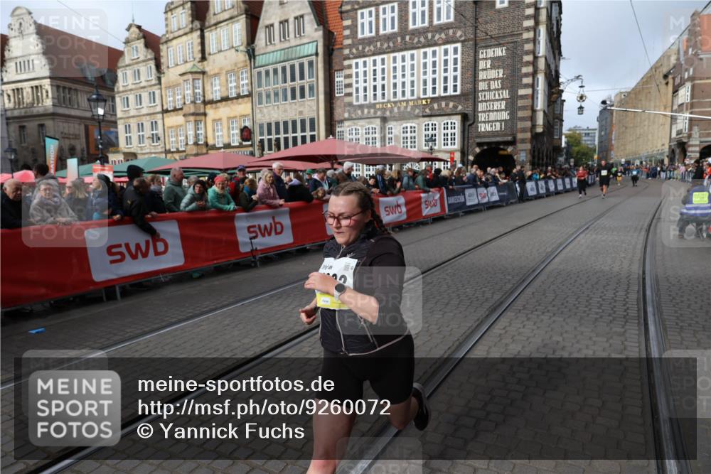 05.10.2025 - 20. swb-Marathon Bremen Yannick Fuchs http://msf.ph/oto/9260072 05.10.2025 11:18:12 Ziel 10808, 11082 meine-sportfotos.de