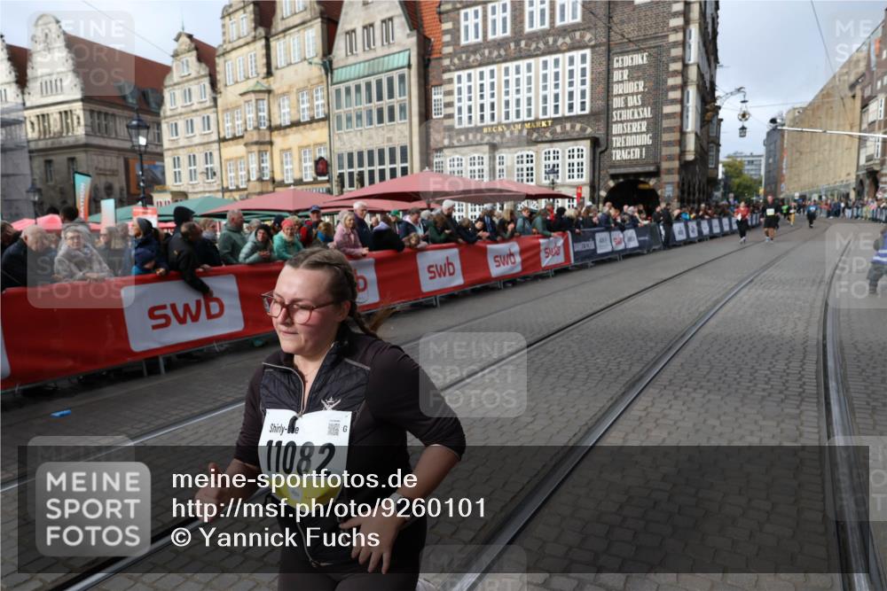 05.10.2025 - 20. swb-Marathon Bremen Yannick Fuchs http://msf.ph/oto/9260101 05.10.2025 11:18:12 Ziel 10808, 11082 meine-sportfotos.de