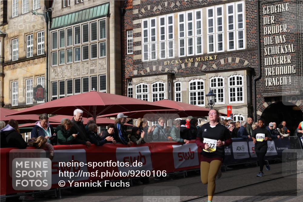05.10.2025 - 20. swb-Marathon Bremen Yannick Fuchs http://msf.ph/oto/9260106 05.10.2025 11:18:20 Ziel 9465, 9477, 10575 meine-sportfotos.de