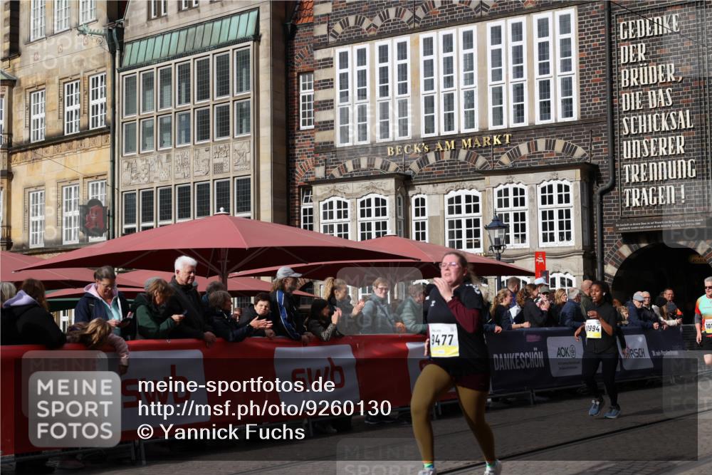 05.10.2025 - 20. swb-Marathon Bremen Yannick Fuchs http://msf.ph/oto/9260130 05.10.2025 11:18:21 Ziel 9465, 9477, 10575 meine-sportfotos.de