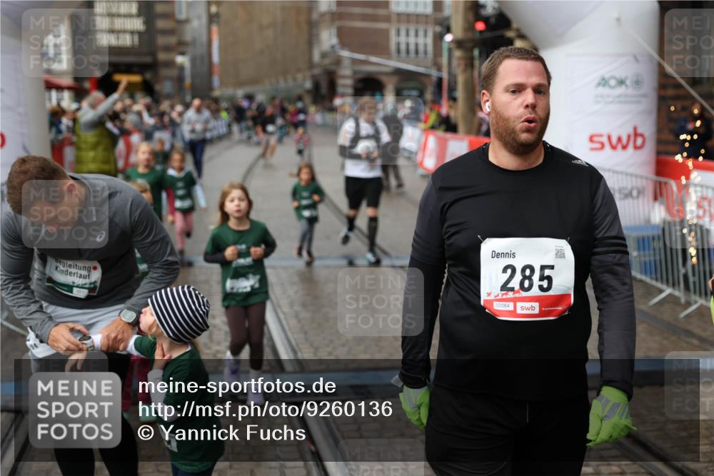 05.10.2025 - 20. swb-Marathon Bremen Yannick Fuchs http://msf.ph/oto/9260136 05.10.2025 15:23:35 Ziel 285, 709 meine-sportfotos.de