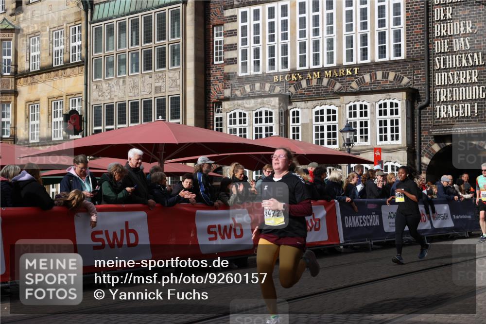 05.10.2025 - 20. swb-Marathon Bremen Yannick Fuchs http://msf.ph/oto/9260157 05.10.2025 11:18:21 Ziel 9465, 9477, 10575 meine-sportfotos.de