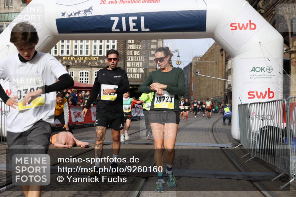 05.10.2025 - 20. swb-Marathon Bremen Yannick Fuchs http://msf.ph/oto/9260160 05.10.2025 10:48:17 Ziel 10392, 10428, 10723, 10818, 10953, 11299 meine-sportfotos.de