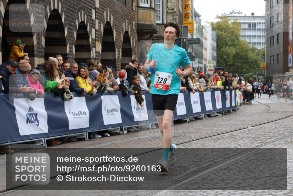 05.10.2025 - 20. swb-Marathon Bremen Strokosch-Dieckow http://msf.ph/oto/9260163 05.10.2025 12:56:26 Ziel 221, 728, 2135 meine-sportfotos.de