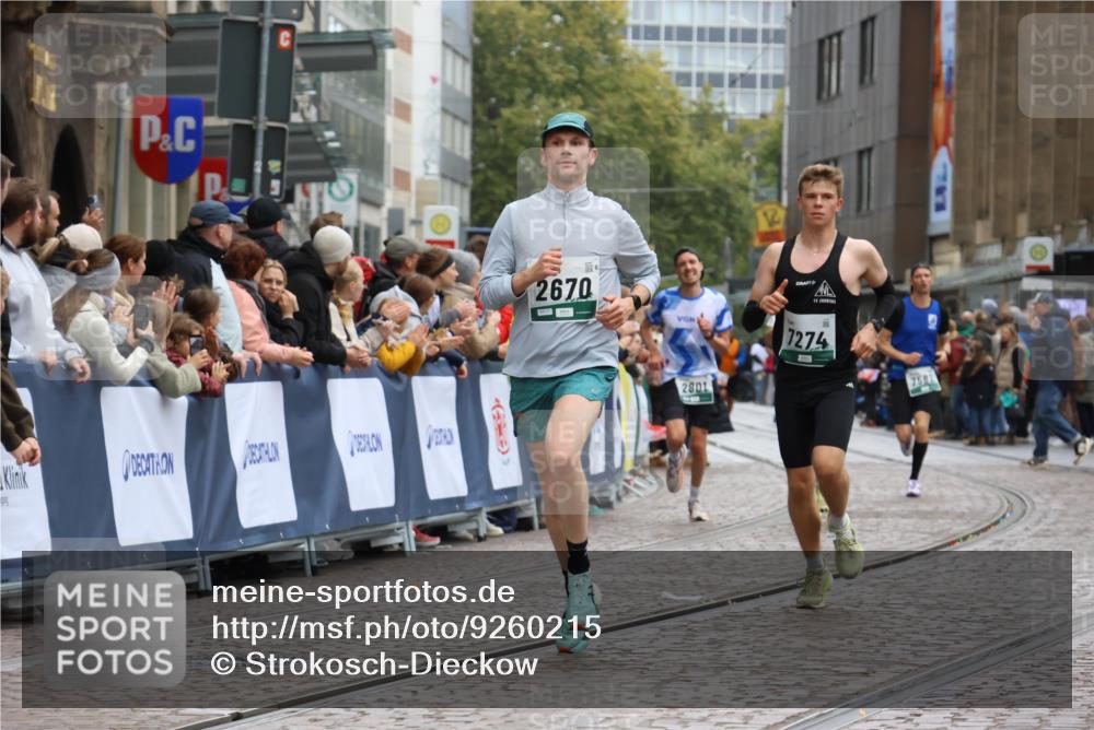 05.10.2025 - 20. swb-Marathon Bremen Strokosch-Dieckow http://msf.ph/oto/9260215 05.10.2025 12:56:37 Ziel 1005, 2670, 2801, 4984, 7274, 7587 meine-sportfotos.de