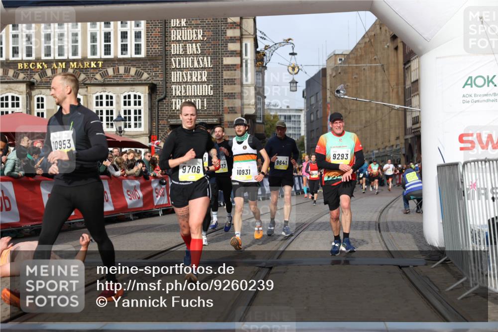 05.10.2025 - 20. swb-Marathon Bremen Yannick Fuchs http://msf.ph/oto/9260239 05.10.2025 10:48:23 Ziel 9293, 9641, 9706, 10428, 10931, 10953, 11119, 11299, 11561, 11637 meine-sportfotos.de