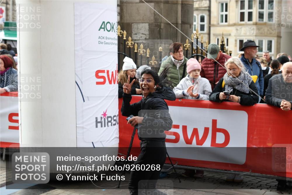 05.10.2025 - 20. swb-Marathon Bremen Yannick Fuchs http://msf.ph/oto/9260268 05.10.2025 11:19:53 Ziel 10677 meine-sportfotos.de