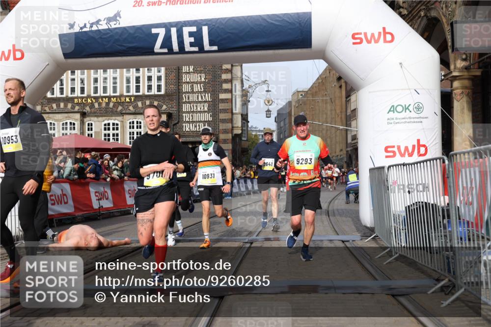 05.10.2025 - 20. swb-Marathon Bremen Yannick Fuchs http://msf.ph/oto/9260285 05.10.2025 10:48:24 Ziel 9293, 9641, 9706, 10428, 10931, 10953, 11119, 11292, 11299, 11561, 11637 meine-sportfotos.de