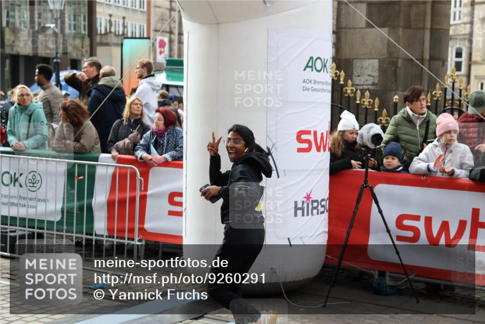 05.10.2025 - 20. swb-Marathon Bremen Yannick Fuchs http://msf.ph/oto/9260291 05.10.2025 11:19:53 Ziel 10677 meine-sportfotos.de