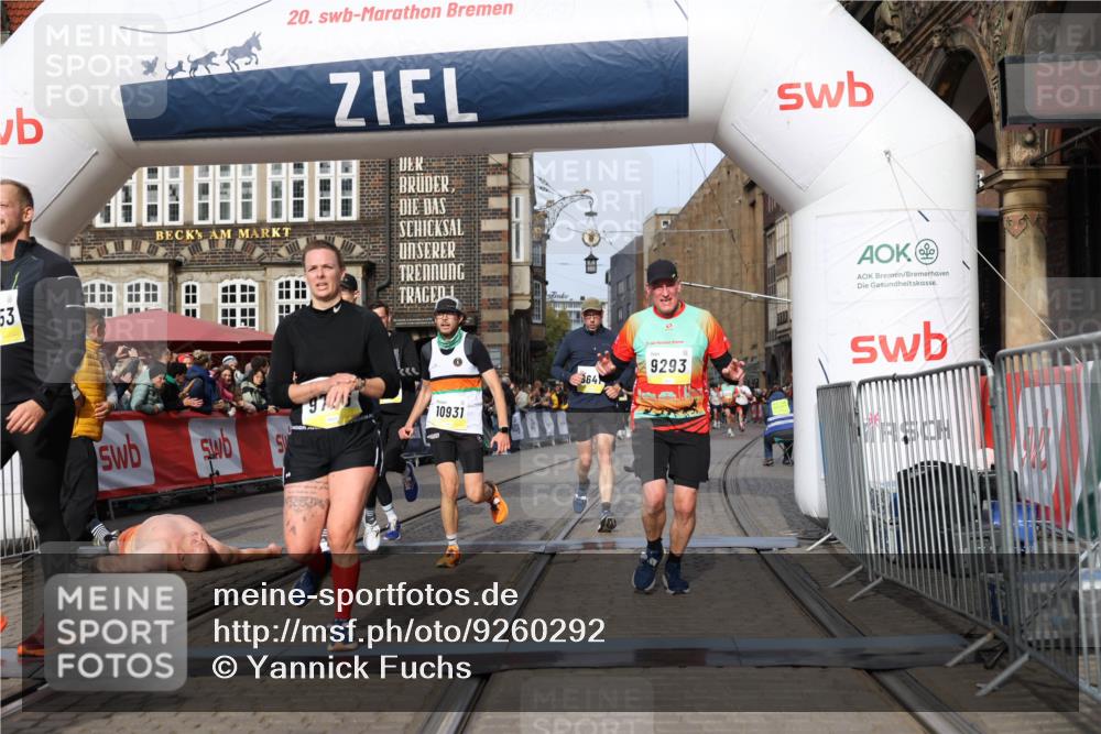 05.10.2025 - 20. swb-Marathon Bremen Yannick Fuchs http://msf.ph/oto/9260292 05.10.2025 10:48:24 Ziel 9293, 9641, 9706, 10428, 10931, 10953, 11119, 11292, 11299, 11561, 11637 meine-sportfotos.de