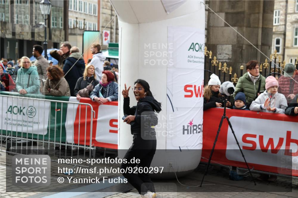 05.10.2025 - 20. swb-Marathon Bremen Yannick Fuchs http://msf.ph/oto/9260297 05.10.2025 11:19:53 Ziel 10677 meine-sportfotos.de