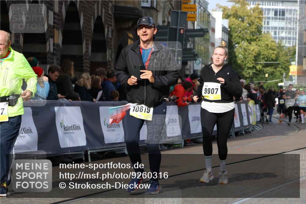 05.10.2025 - 20. swb-Marathon Bremen Strokosch-Dieckow http://msf.ph/oto/9260316 05.10.2025 11:05:49 Ziel 7777, 9423, 9907, 10619, 10769, 11455 meine-sportfotos.de