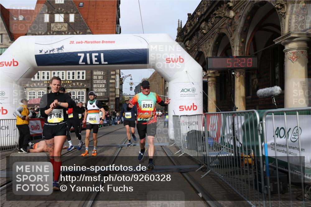 05.10.2025 - 20. swb-Marathon Bremen Yannick Fuchs http://msf.ph/oto/9260328 05.10.2025 10:48:24 Ziel 9293, 9641, 9706, 10428, 10931, 10953, 11119, 11292, 11299, 11561, 11637 meine-sportfotos.de