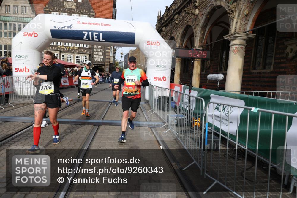 05.10.2025 - 20. swb-Marathon Bremen Yannick Fuchs http://msf.ph/oto/9260343 05.10.2025 10:48:25 Ziel 9293, 9404, 9641, 9706, 10931, 10953, 11119, 11292, 11561, 11637 meine-sportfotos.de