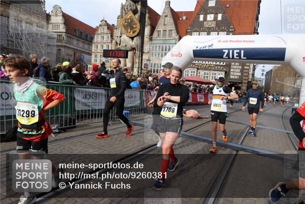 05.10.2025 - 20. swb-Marathon Bremen Yannick Fuchs http://msf.ph/oto/9260381 05.10.2025 10:48:25 Ziel 9293, 9404, 9641, 9706, 10931, 10953, 11119, 11292, 11561, 11637 meine-sportfotos.de