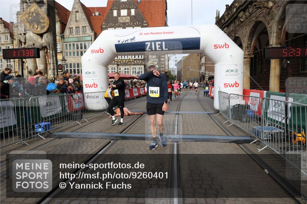 05.10.2025 - 20. swb-Marathon Bremen Yannick Fuchs http://msf.ph/oto/9260401 05.10.2025 10:48:27 Ziel 9223, 9293, 9404, 9641, 9704, 9706, 9810, 10931, 10953, 11119, 11292, 11561, 11637 meine-sportfotos.de