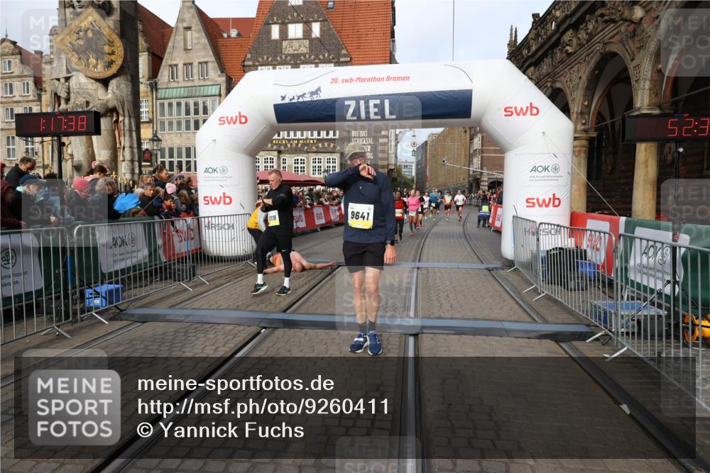 05.10.2025 - 20. swb-Marathon Bremen Yannick Fuchs http://msf.ph/oto/9260411 05.10.2025 10:48:27 Ziel 9223, 9293, 9404, 9641, 9704, 9706, 9810, 10931, 10953, 11119, 11292, 11561, 11637 meine-sportfotos.de