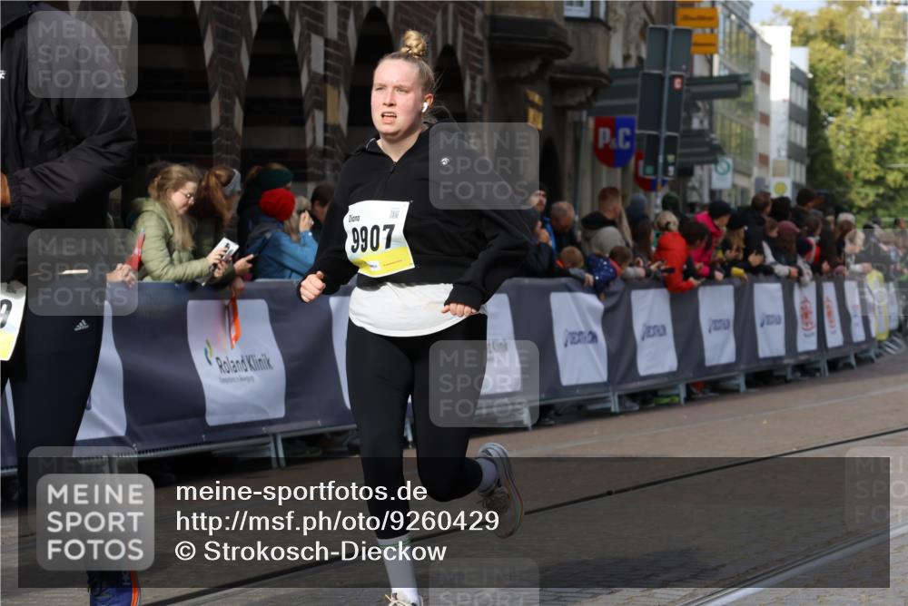 05.10.2025 - 20. swb-Marathon Bremen Strokosch-Dieckow http://msf.ph/oto/9260429 05.10.2025 11:05:51 Ziel 7777, 9907, 10619, 11455 meine-sportfotos.de