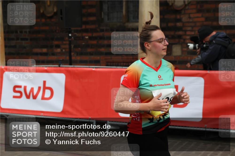 05.10.2025 - 20. swb-Marathon Bremen Yannick Fuchs http://msf.ph/oto/9260447 05.10.2025 11:20:15 Ziel 9408 meine-sportfotos.de