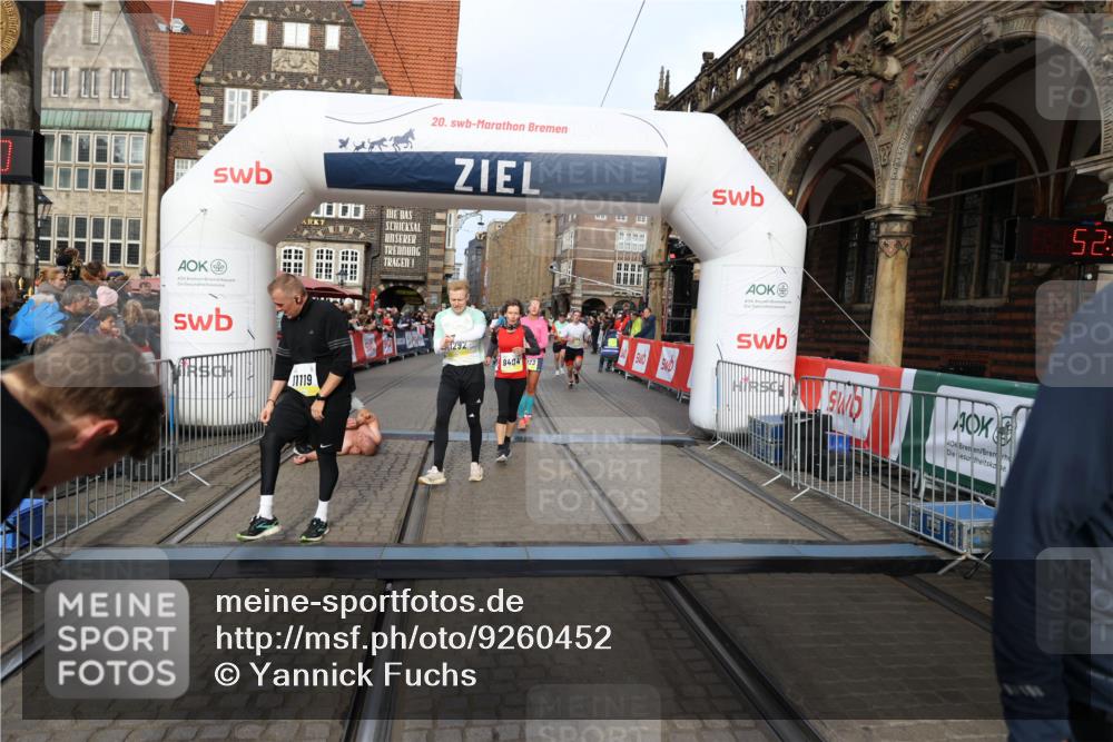 05.10.2025 - 20. swb-Marathon Bremen Yannick Fuchs http://msf.ph/oto/9260452 05.10.2025 10:48:29 Ziel 8787, 9223, 9293, 9404, 9641, 9665, 9704, 9706, 9810, 9958, 10109, 10211, 10931, 11119, 11292, 11561, 11637 meine-sportfotos.de