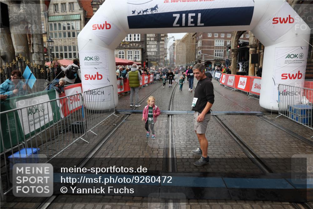 05.10.2025 - 20. swb-Marathon Bremen Yannick Fuchs http://msf.ph/oto/9260472 05.10.2025 15:23:45 Ziel  meine-sportfotos.de