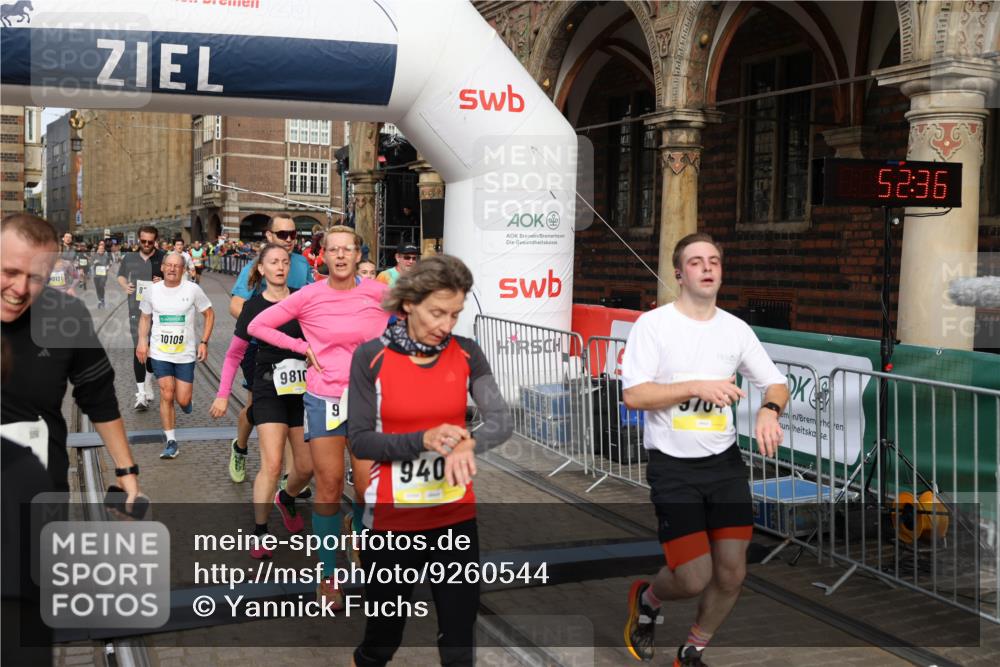 05.10.2025 - 20. swb-Marathon Bremen Yannick Fuchs http://msf.ph/oto/9260544 05.10.2025 10:48:32 Ziel 8787, 9223, 9298, 9404, 9665, 9704, 9810, 9958, 10109, 10131, 10211, 10685, 11119, 11292 meine-sportfotos.de