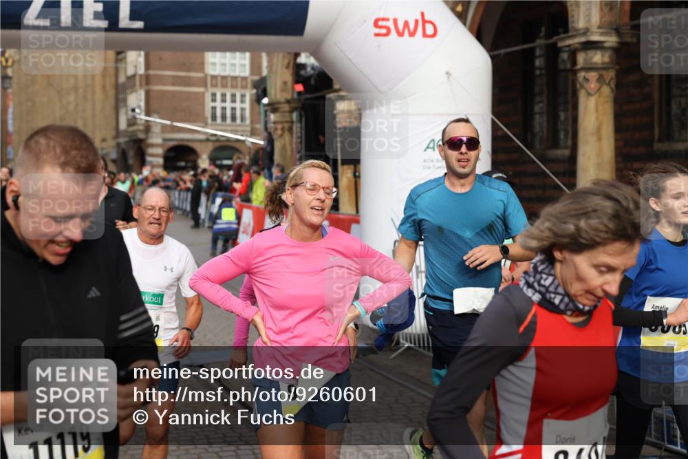 05.10.2025 - 20. swb-Marathon Bremen Yannick Fuchs http://msf.ph/oto/9260601 05.10.2025 10:48:33 Ziel 8787, 9223, 9298, 9404, 9665, 9704, 9810, 9958, 10109, 10131, 10211, 10685, 11005, 11292, 11357 meine-sportfotos.de